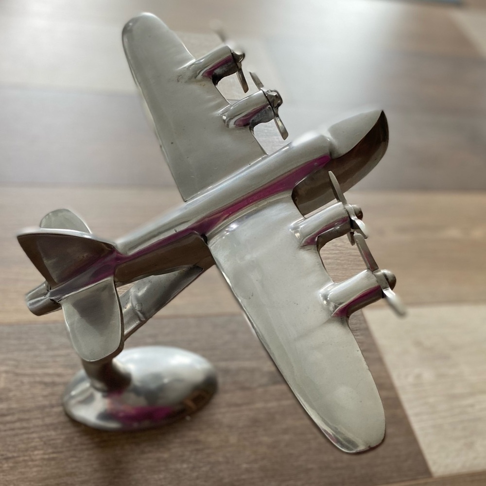 LARGE VINTAGE ALUM AIRPLANE MODEL DECORATIVE DESKTOP SCULPTURE